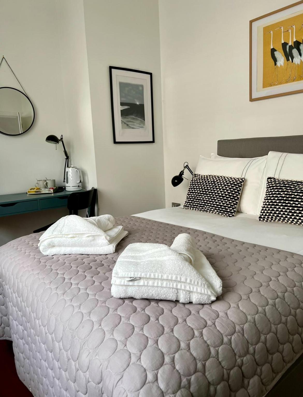 Private Double Room With Ensuite, No Breakfast, Truro City Centre Exterior foto